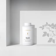 BIOGENA Best Age Superior Nahrungsergänzungsmittel in weißer Dose auf minimalistischem Hintergrund mit Pflanzenschatten. Premium-Kombination mit wertvollen Pflanzenstoffen.