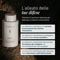 Bottiglia di Ester-C® Biogena su una superficie rocciosa, con testo su Vitamina C per funzione immunitaria, protezione dallo stress ossidativo, formazione del collagene e riduzione della stanchezza.