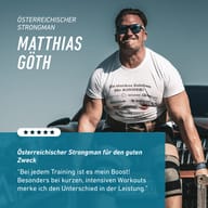 Rakúsky strongman Matthias Göth počas silového tréningu. Uvádza BIOGENA SPORTS Creatine Sticks ako súčasť svojho tréningu, najmä pri krátkych a intenzívnych tréningových jednotkách.