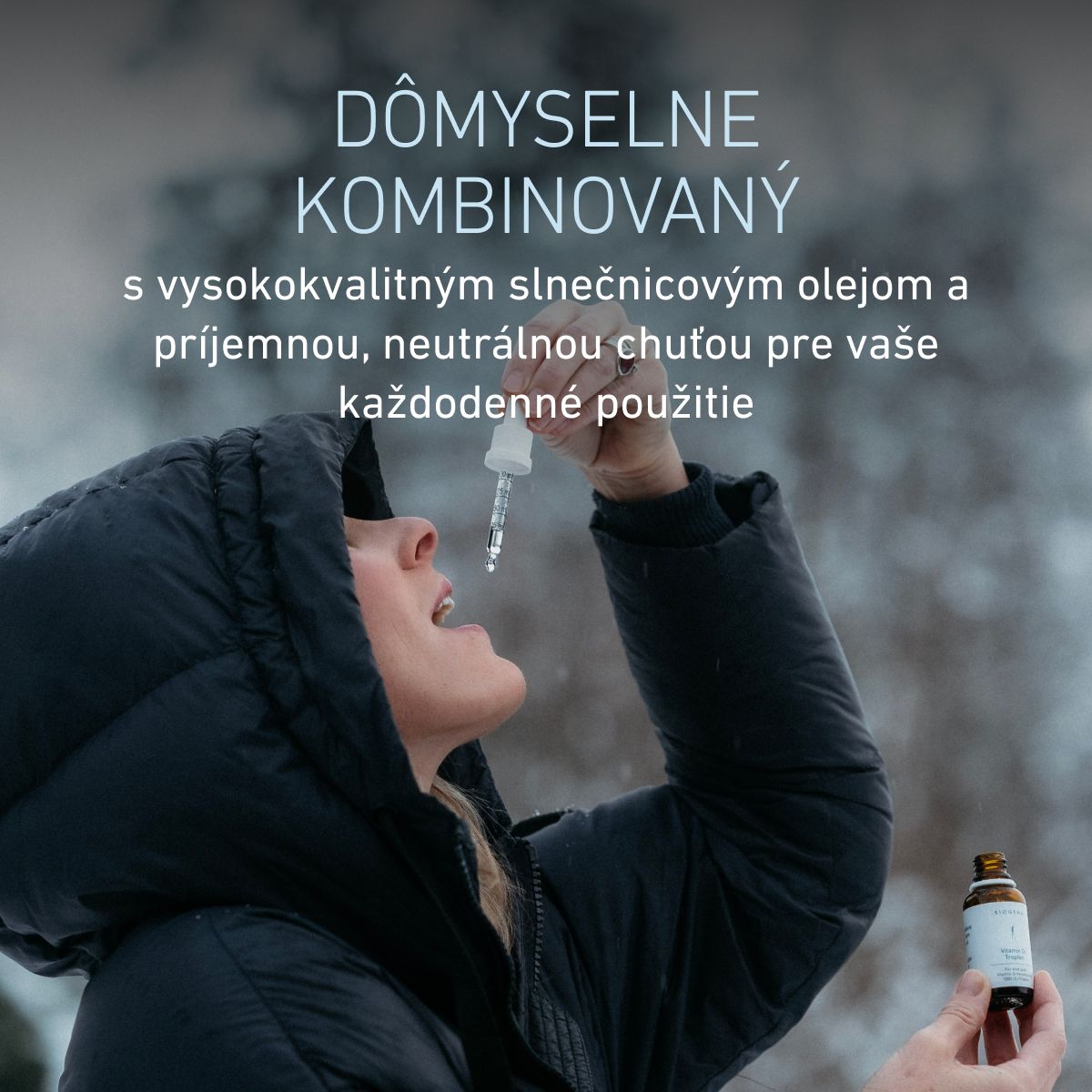 Žena užíva BIOGENA Vitamin D3 Tropfen s kvalitným slnečnicovým olejom a neutrálnou chuťou na každodenné použitie.