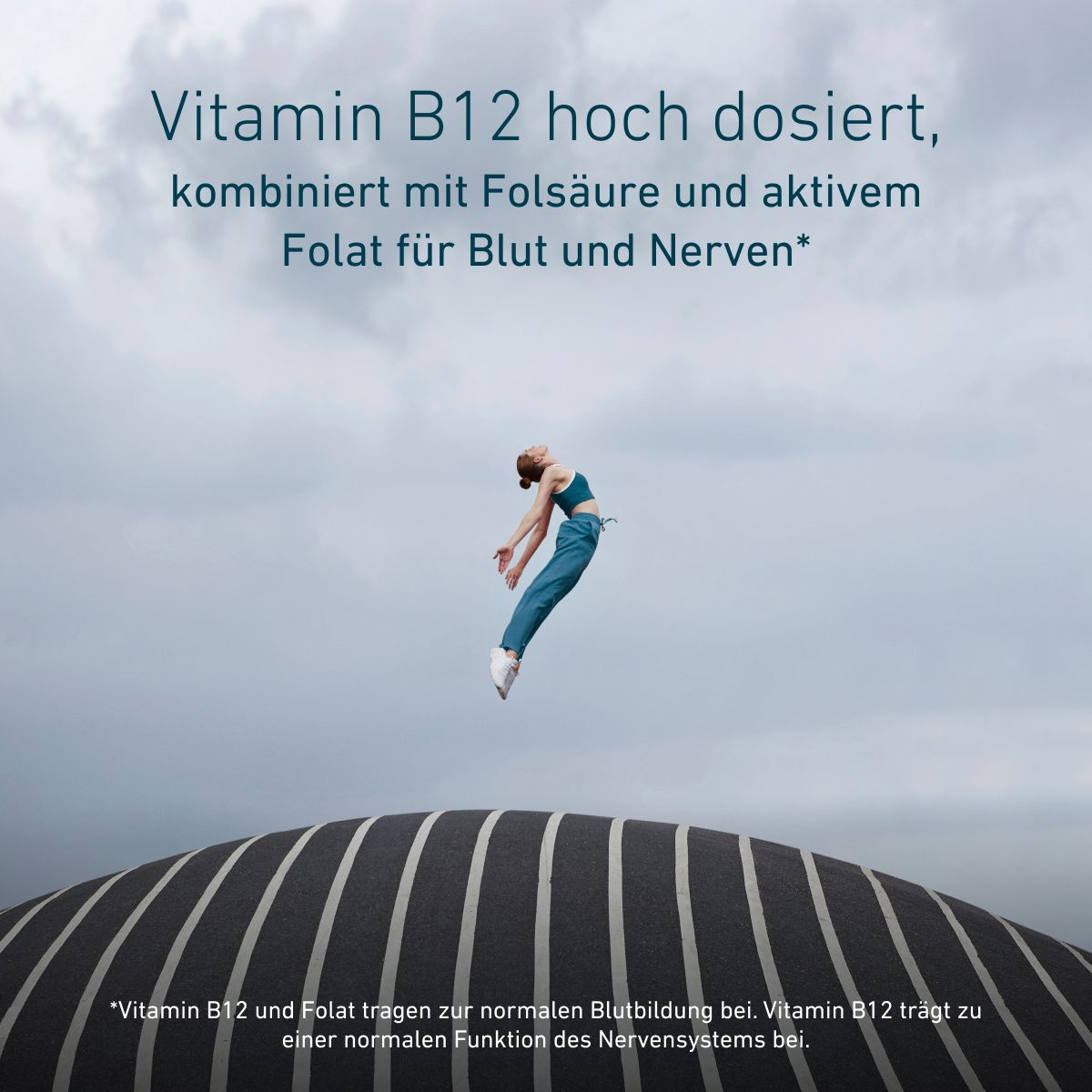 Hochdosiertes Vitamin B12, kombiniert mit Folsäure und aktivem Folat. Vitamin B12 und Folat unterstützen die normale Blutbildung, Vitamin B12 die normale Funktion des Nervensystems.