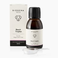 BIOGENA PETS Bauch Tropfen für den Magen-Darm-Trakt von Hunden: braune 100-ml-Flasche mit schwarzem Verschluss, Verpackung und transparentem Dosierlöffel.