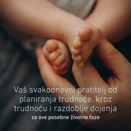 Zbliżenie na stópki niemowlęcia podtrzymywane w dłoniach. Codzienne wsparcie od planowania ciąży, przez ciążę, aż po okres karmienia piersią.