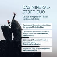Zwei Bergsteiger auf einem Felsen. Calcium und Magnesium unterstützen Muskelfunktion, Knochen, Zähne und Energiestoffwechsel; Magnesium zudem die Nervenfunktion.