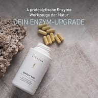 Geöffnete BIOGENA DoloZym® forte Dose mit Kapseln auf einer Steinoberfläche. Vier proteolytische Enzyme werden als „Werkzeuge der Natur“ und Enzym-Upgrade präsentiert.