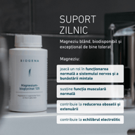 Flaconul BIÓGENA Magnesium-bisglycinat 125 este așezat pe o suprafață. Textul prezintă beneficiile magneziului: susține funcționarea normală a sistemului nervos și a mușchilor, reduce oboseala și contribuie la echilibrul